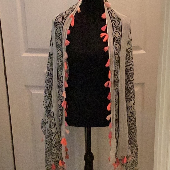 🖤Tribal Feel Fringe Fun Scarf Wardrobe Must Have 🖤 - Picture 2 of 9